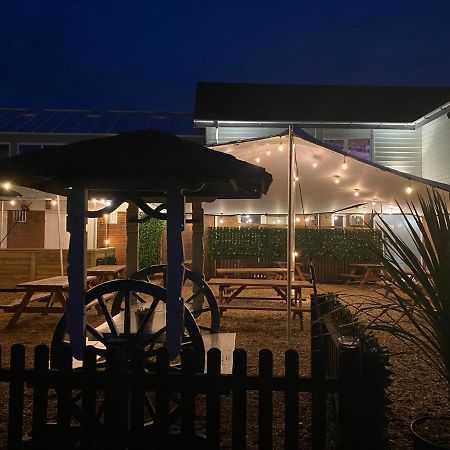 The Riverside Inn Saltford Exterior foto